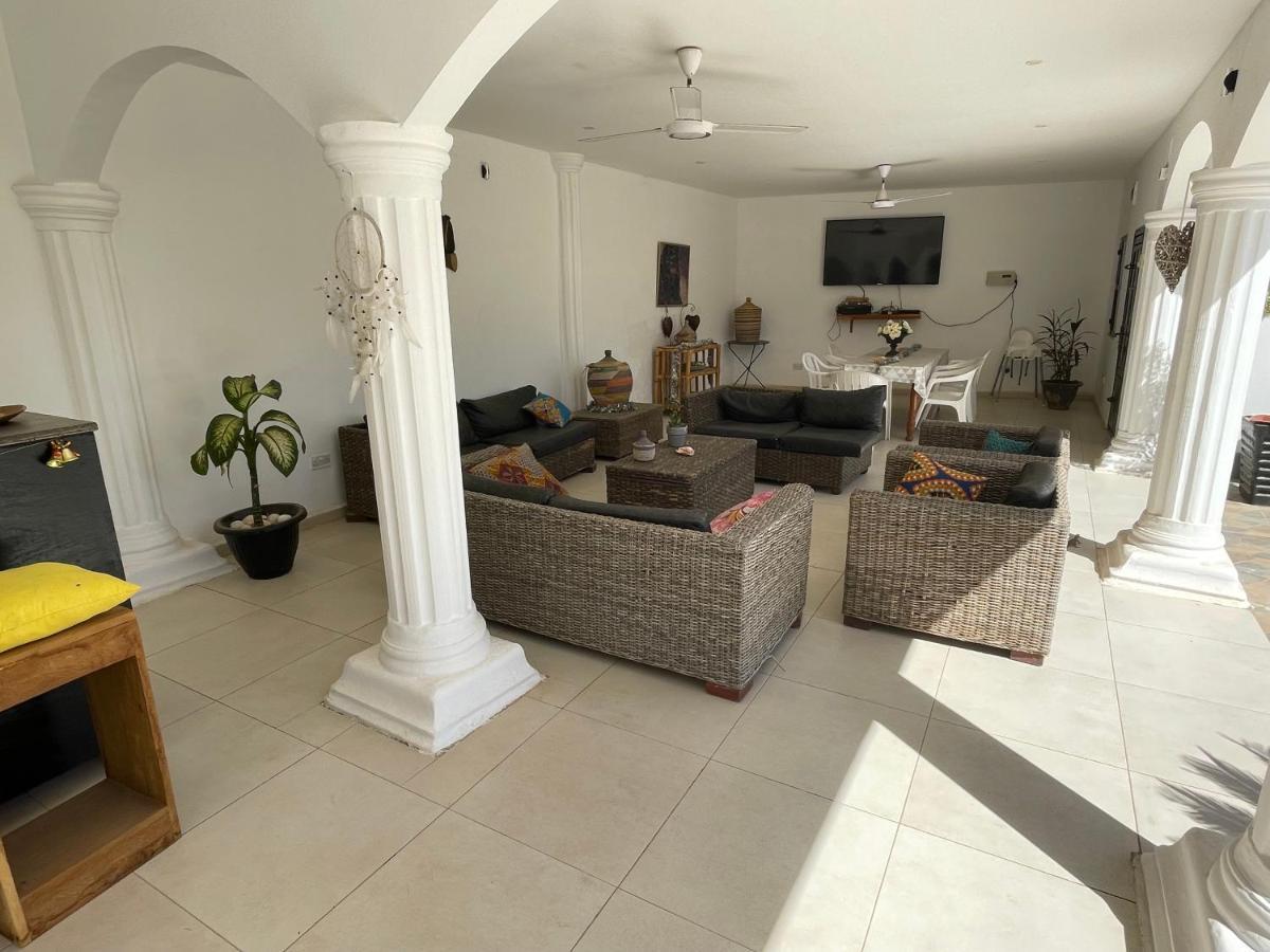Dulaa Deema Residence Brufut Heights Tranquil Экстерьер фото